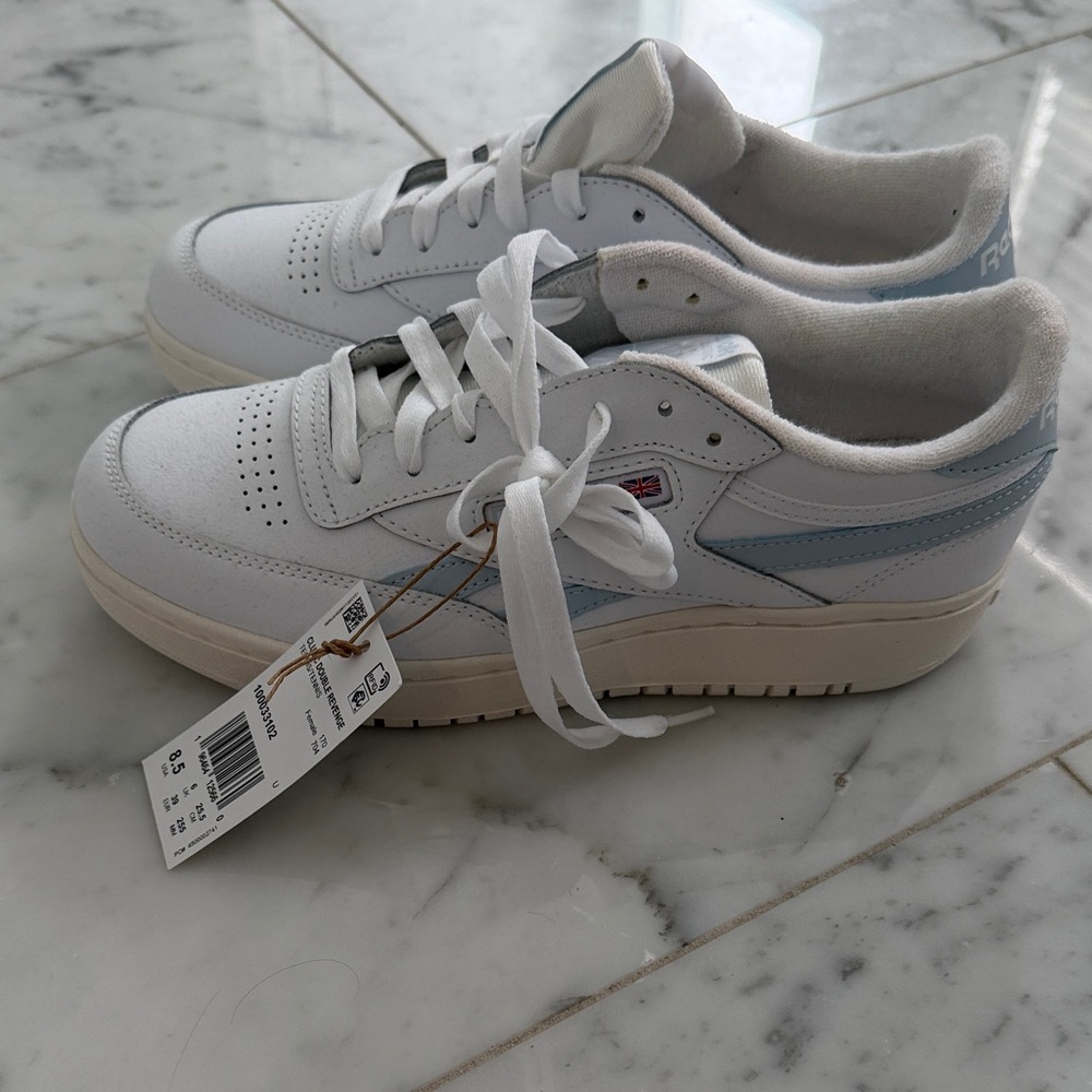 Reebok White and Light Blue Casual Sneakers nwt